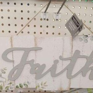 BRAND NEW Grey & White Farmhouse Style 'Faith' Wall Plaque!